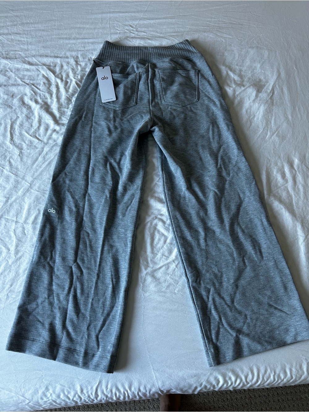 ALO Yoga Serenity pants M NWT